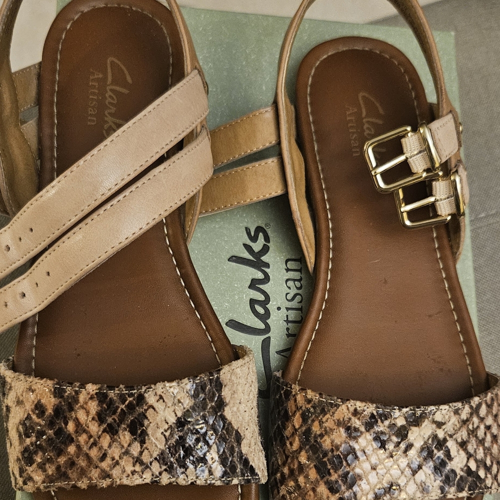 Clarks Women's Tan and Brown Sandals 6